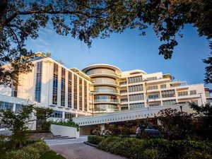 만트라 찰스 호텔