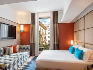 더 인디펜던트 호텔