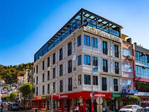 레이스 로열 호텔